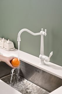 Смеситель для кухни Paulmark Retro Re213226-431 белый матовый