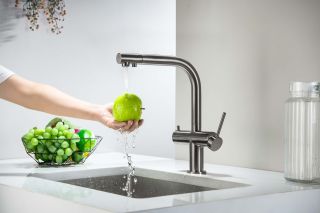 Смеситель для кухни Aquatek Европа AQ1385BGM с подключением к фильтру питьевой воды шлифованный чёрный хром